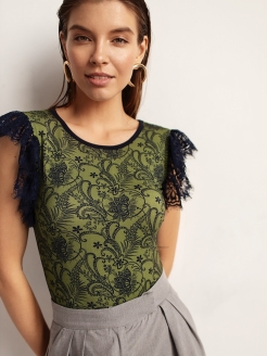 Распродажа  Размеры: 40 42 